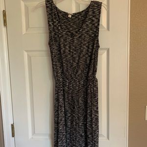 Black/white knee length v-neck dress.
